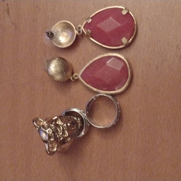 Jewelry - Picture 1 of 4